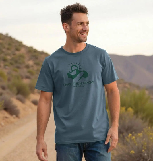 Eco-friendly men’s travel t-shirt with horizon artwork